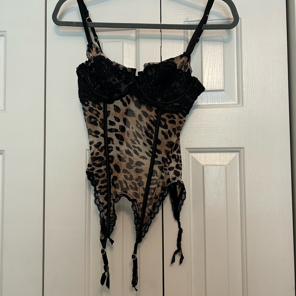 Victoria’s Secret Leopard Print Lace Bustier T